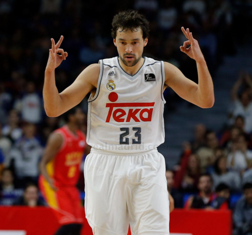 Llull celebra un triple ante el Murcia (Foto: realmadrid.com)