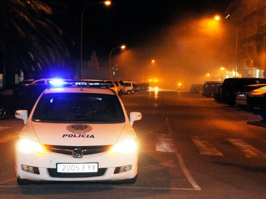 Arde un coche en el polígono de Maó