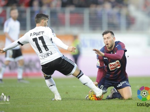 Otro gol de Sergi Enrich, pero el Valencia empata en Eibar en los postres