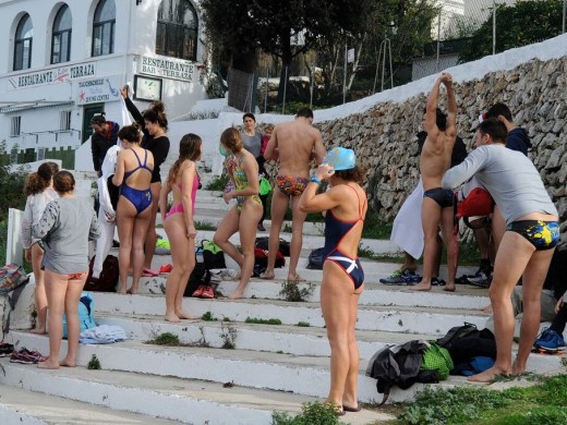 Chapuzón solidario en Cala Santandria