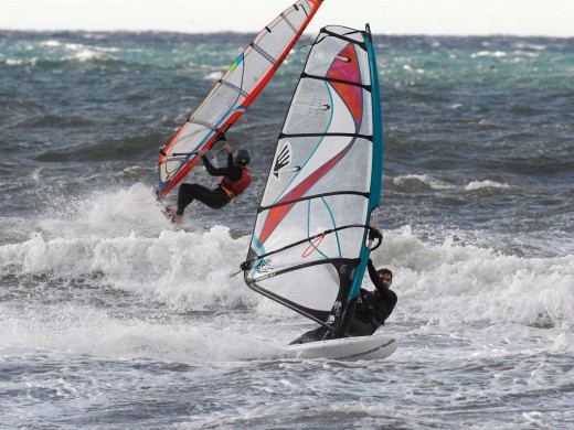 Olas y windsurf en Son Bou