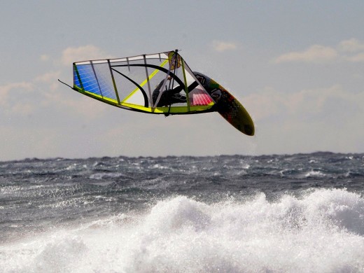 Olas y windsurf en Son Bou