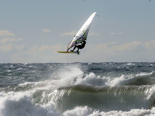 Olas y windsurf en Son Bou