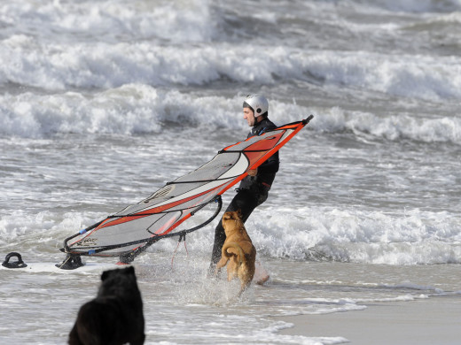 Olas y windsurf en Son Bou