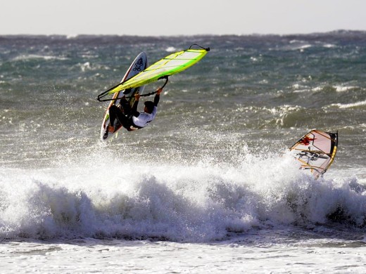 Olas y windsurf en Son Bou