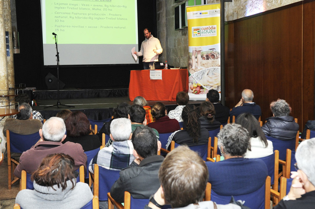 Mikel Azkarate en un momento de su ponencia en la mañana de este sábado. Foto: Tolo Mercadal.