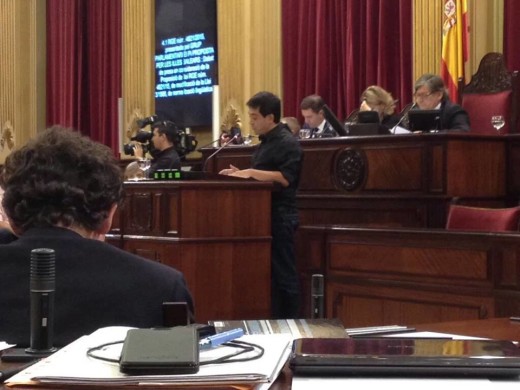 Manel Martí en el Parlament.