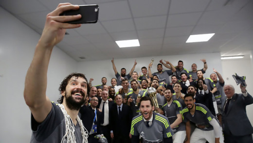 El tradicional selfie de la victoria de Sergio Llull.