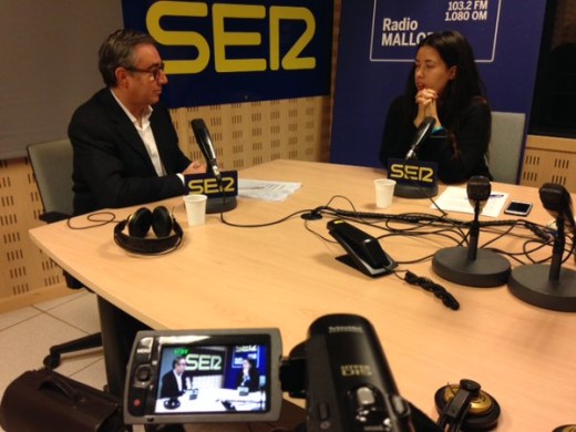 Diego Torres, en los estudios de la Cadena Ser Mallorca (Foto: @SERmallorca)