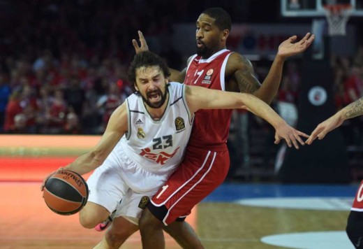 Llull inicia la penetración ante Wanamaker.