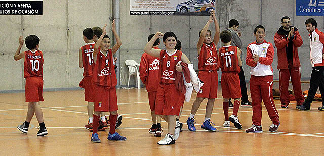 Imagen de un partido de basket menor (Foto: deportesmenorca.com)