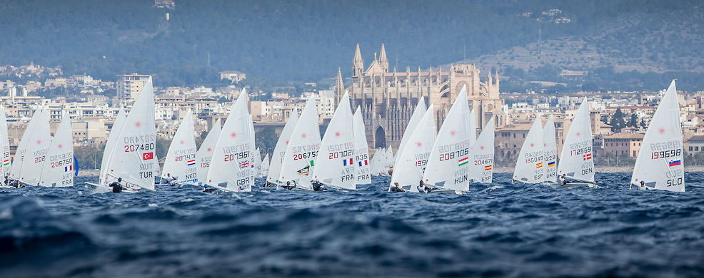 Momento de la regata de Laser Standard (Foto: Jesús Renedo)