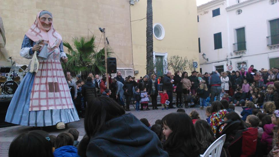 Acto que ha tenido lugar en la plaça Conquesta de Maó (Fotos: P. Sánchez)