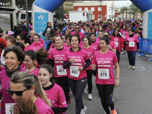 (fotos) La III Cursa de la Dona de Maó llega a los 650 participantes