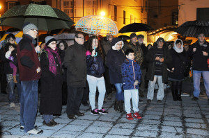 Los menorquines ya se manifestaron bajo la lluvia en favor de los refugiados sirios.