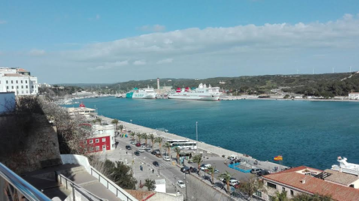 Uno de los proyectos ganadores es el que propone la instalación de aparatos de recogida de plásticos en los puertos de la Isla.