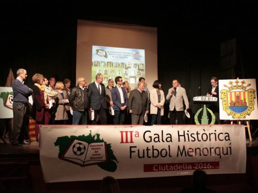 (Fotos) El aniversario del Atlètic Ciutadella, estrella de la Gala Històrica del Futbol Menorquí