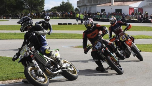 Imagen de una manga del campeonato de Balears de minivelocidad de motos en el circuito de la Costa Nova (Foto: Tolo Mercadal)