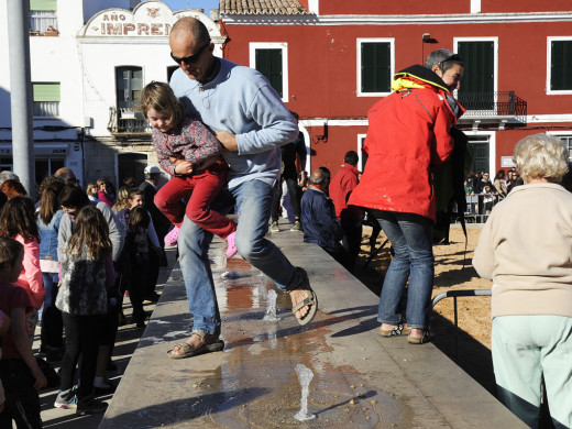 La feria de abril luce caballos menorquines (vídeo y fotos)