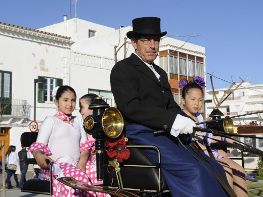 La feria de abril luce caballos menorquines (vídeo y fotos)