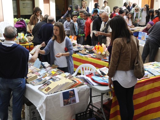 Sant Jordi ya se vive en Maó (Fotos)