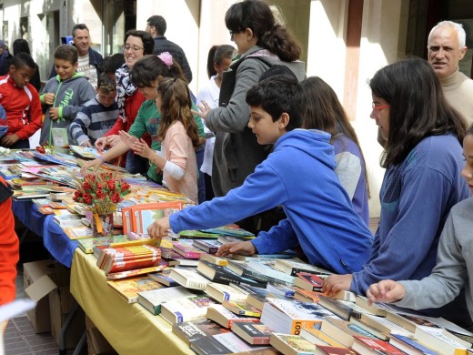 Sant Jordi ya se vive en Maó (Fotos)