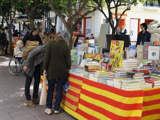 Sant Jordi ya se vive en Maó (Fotos)