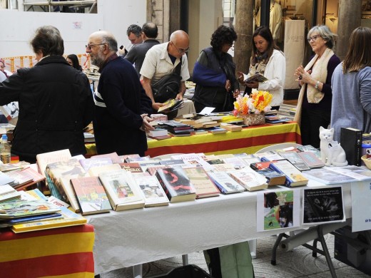 Sant Jordi ya se vive en Maó (Fotos)