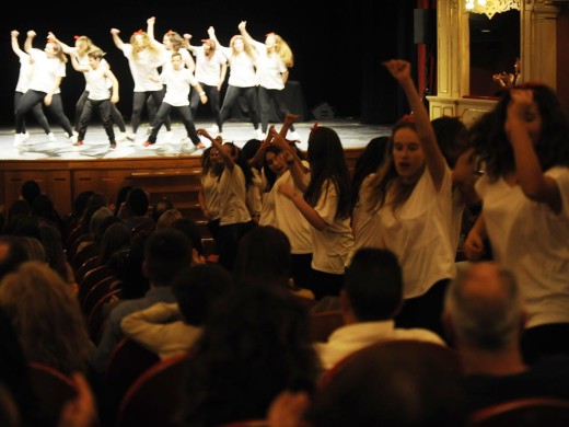 La danza vive un magnífico Día Internacional en un repleto Teatre Principal de Maó