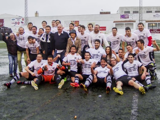 (Fotos) Campeón bajo la lluvia