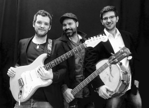 Joe Mina, voz y bajo, Marti Genestar, guitarra, y Eduard Florit, batería, integran AirBlues-340. FOTO.- Menorca Jazz