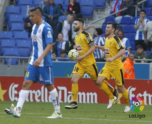 Enrich celebra el gol junto a Bastón (Foto: laliga.es)