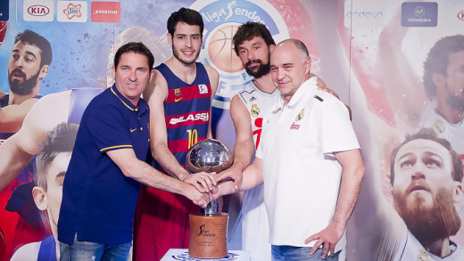 Llull, junto a Pablo Laso, Xavi Pascual y Alex Abrines en la presentación de la final (Fotos: ACB Photo)