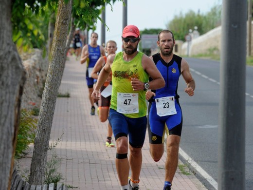 (Fotos) Nil y Laia Riudavets vuelan en el Duatló de Es Castell