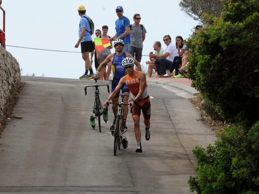 (Fotos) Nil y Laia Riudavets vuelan en el Duatló de Es Castell