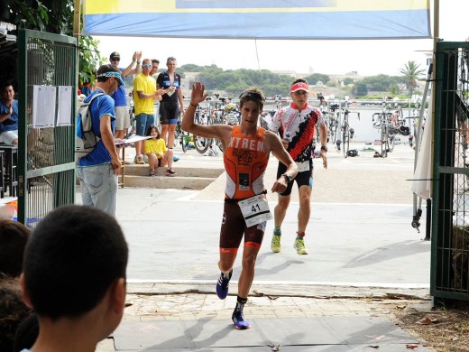 (Fotos) Nil y Laia Riudavets vuelan en el Duatló de Es Castell