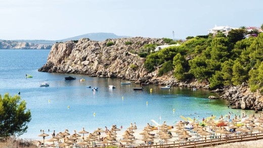 Imagen de la playa de Arenal d'en Castell.