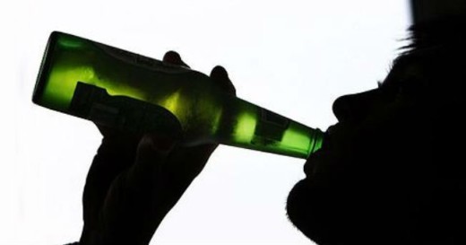 El Consell quiere limitar el consumo de alcohol entre los jóvenes.