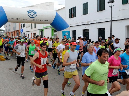 (Fotos) Atletismo y fiesta en Fornells