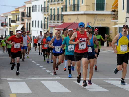 (Fotos) Atletismo y fiesta en Fornells