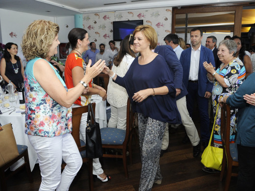 Cospedal enciende a los populares menorquines a 24 horas del inicio de la campaña electoral