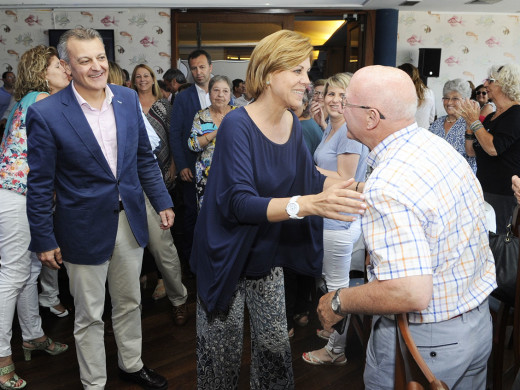 Cospedal enciende a los populares menorquines a 24 horas del inicio de la campaña electoral