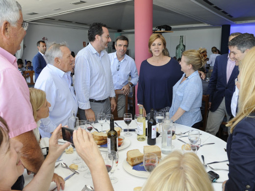 Cospedal enciende a los populares menorquines a 24 horas del inicio de la campaña electoral