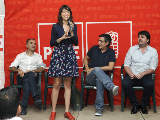 El PSOE pide el voto para echar al PP