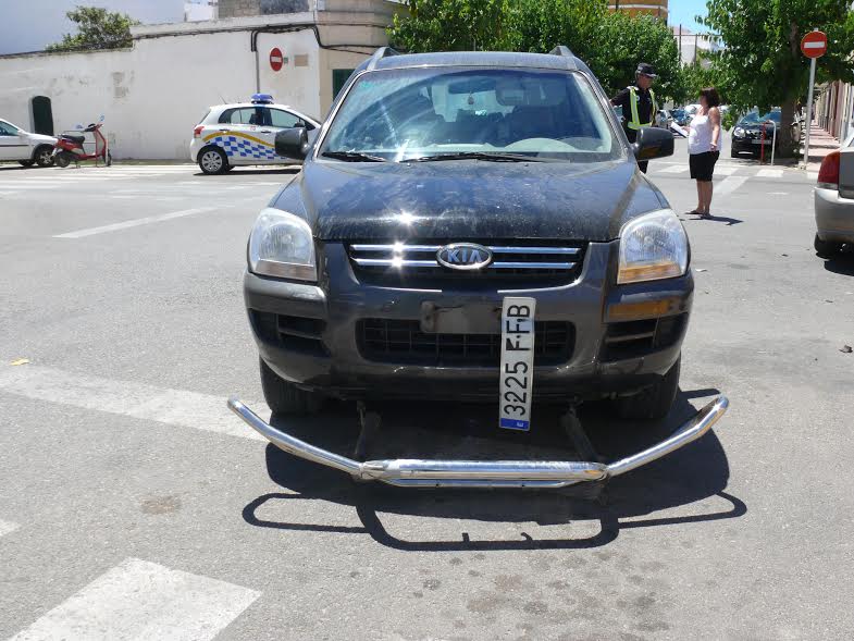 Imagen de uno de los coches tras sufrir el accidente.