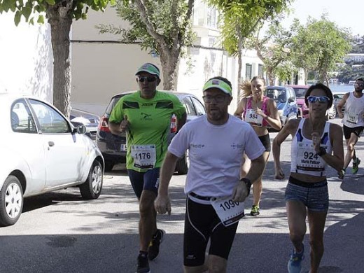 (Fotos) Calor, atletismo y diversión en la Milla d’Es Castell