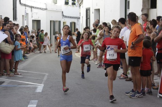 Momento de una de las carreras de las categorías menores (Fotos: deportesmenorca.com)