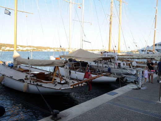 (Vídeo) Llegan los barcos de época