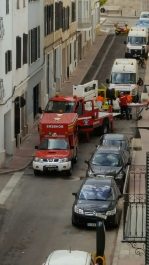 Calle cerrada al tráfico.