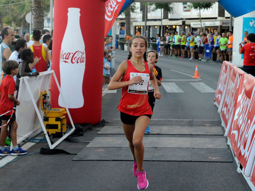 (Fotos) Atletismo y diversión en Maó